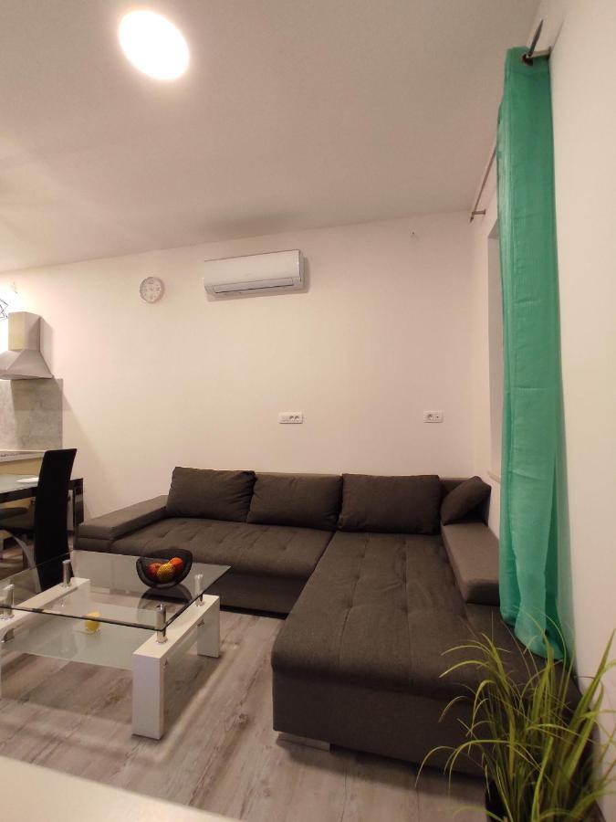 Apartment Ravnice Омиш Экстерьер фото
