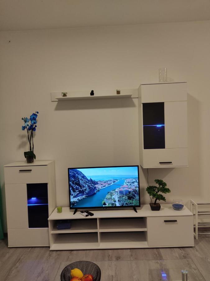 Apartment Ravnice Омиш Экстерьер фото