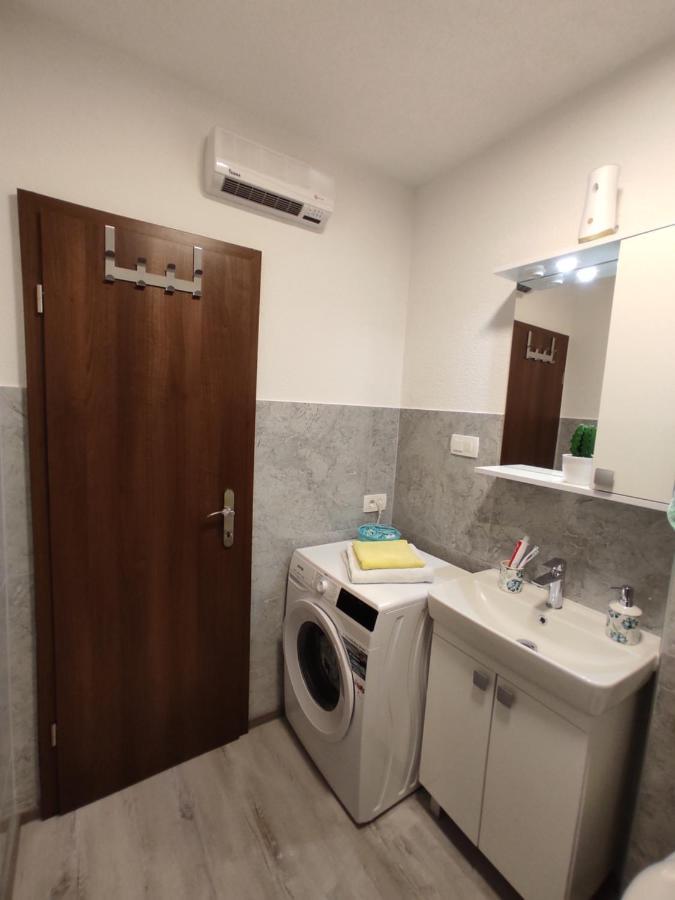 Apartment Ravnice Омиш Экстерьер фото